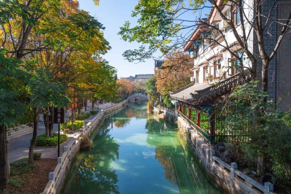 西塞山前白鹭飞，桃花流水鳜鱼肥描绘了怎样一幅画面？游戏画面